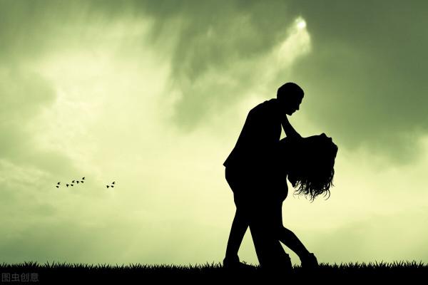 一次旅行結緣,退休後的她自駕游去再續前緣,卻深陷泥潭 一次旅行結緣,退休後的她自駕游去再續前緣,卻深陷泥潭