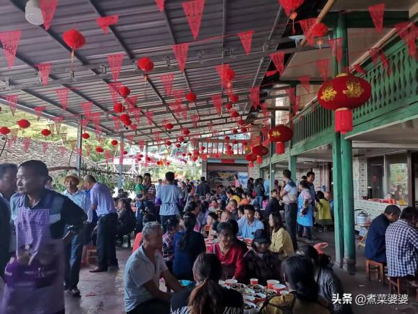 發小結婚，我隨禮2000，吃完酒席，江西老公直言：沒啥硬菜真寒酸