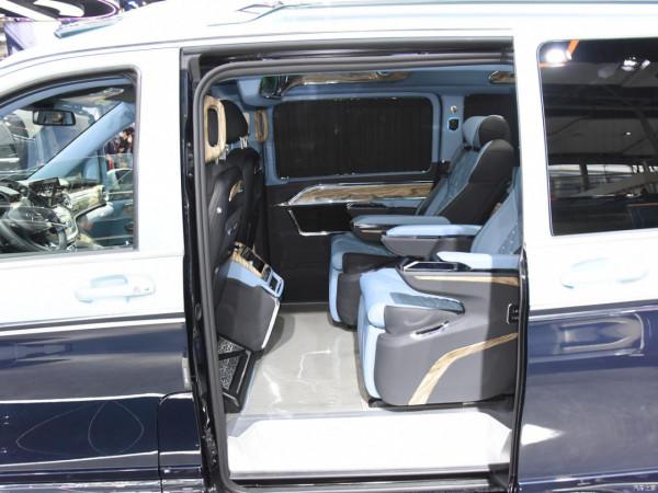 陸地遊艇&mdash;&mdash;傲旋縱橫四海7座賓士商務車