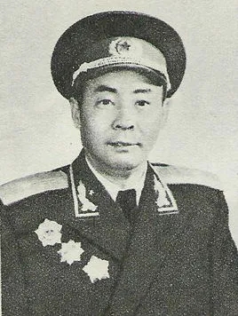 八路軍120師4個主力團的12位營長在1955年被授予什麼軍銜