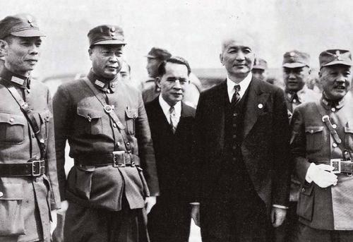 解放前，一地下黨被捕後，獄中將計就計，成功策反出賣自己的叛徒