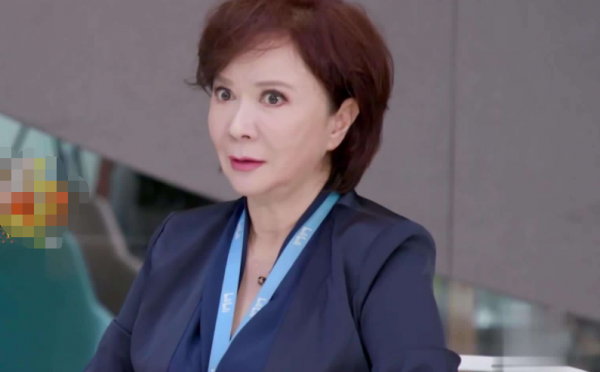 那些整容過的女明星，年紀大了之後，顏值會有什麼變化？