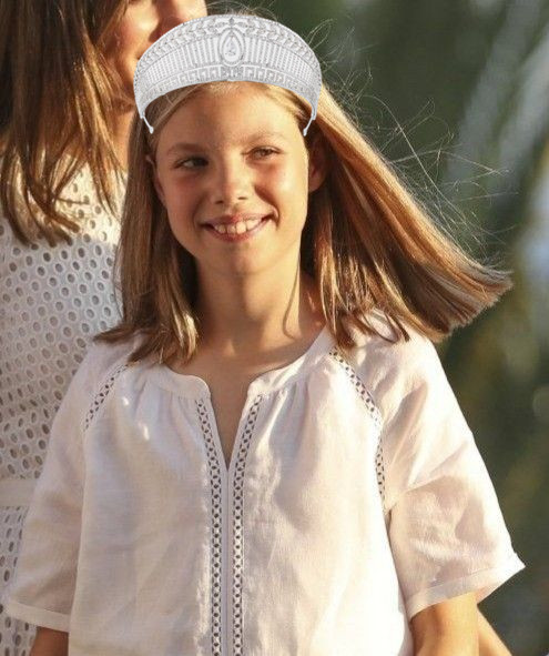 西班牙王室的8頂冠冕，萊昂諾爾和索菲亞戴上會如何呢，太漂亮了