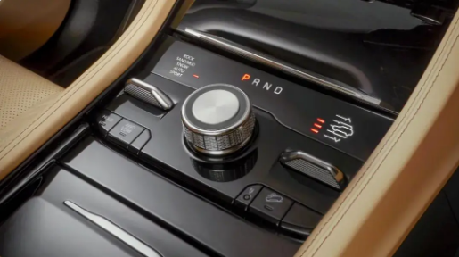 車長超過5.2米，軸距超過3米，詳細圖解大切諾基L