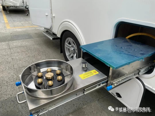 愛旅AL490兩種佈局,5人旅居OR乾溼分離大淋浴間,哪款是你的菜? 愛旅AL490兩種佈局,5人旅居OR乾溼分離大淋浴間,哪款是你的菜?