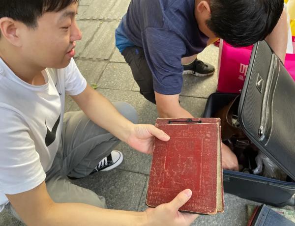 瀋陽:文玩地攤錯過老相機和照片,過後派人去找,還能失而復得嗎 瀋陽:文玩地攤錯過老相機和照片,過後派人去找,還能失而復得嗎