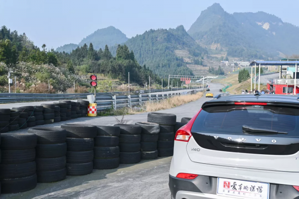 不甘平庸的另類鋼炮——二手沃爾沃 V40CC