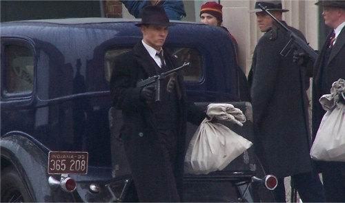 24次搶劫銀行，4次打劫警察局，竟曾被美國人當做“英雄”