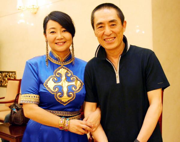 薩日娜：成名前曾在機械廠修鼓風機，嫁“家庭煮男”不後悔