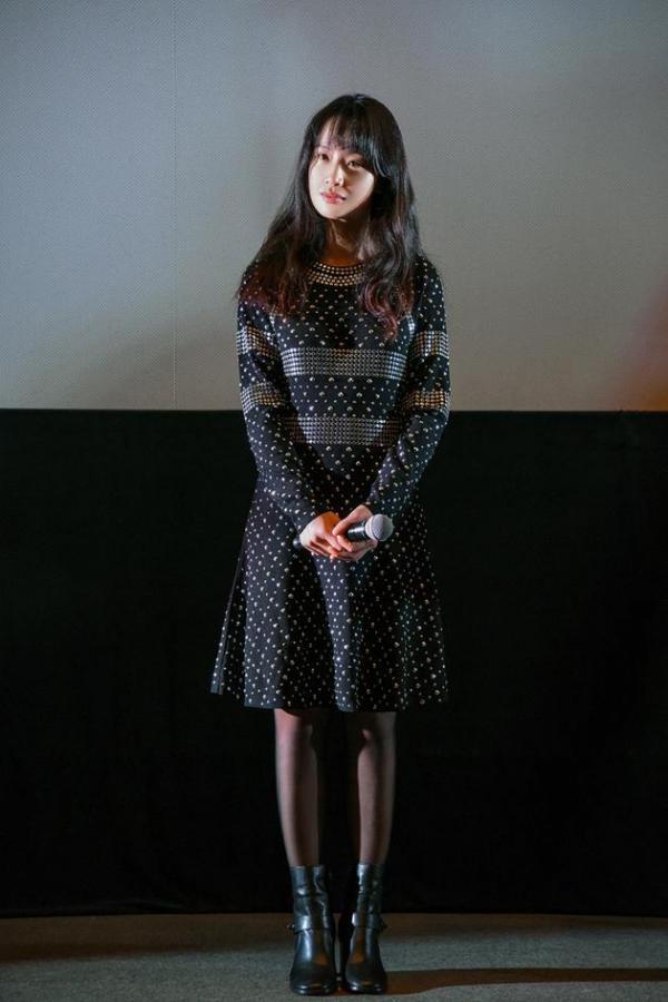 李夢的長相很有辨識度,穿貴婦風格的衣服,真的太有魅力了 李夢的長相很有辨識度,穿貴婦風格的衣服,真的太有魅力了