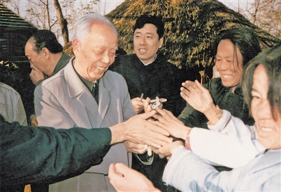 他官至正國級,擔任副總理多年,把長子送去勞動,讓幼子駐守邊疆 他官至正國級,擔任副總理多年,把長子送去勞動,讓幼子駐守邊疆