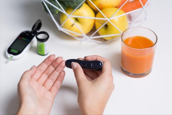 為什麼有的人愛出汗？醫生：原因無外乎這3點，多留點心