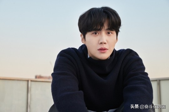 D社放實錘！金宣虎與前女友聊天記錄曝光，電影、廣告重新上線