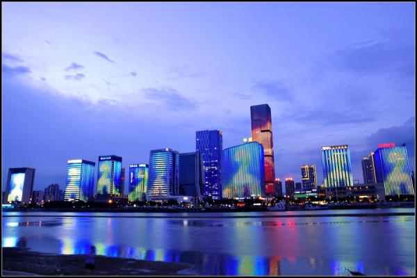 穿越時空,20年來中國十大城市房價與人口增加的關係附地震帶圖 穿越時空,20年來中國十大城市房價與人口增加的關係附地震帶圖