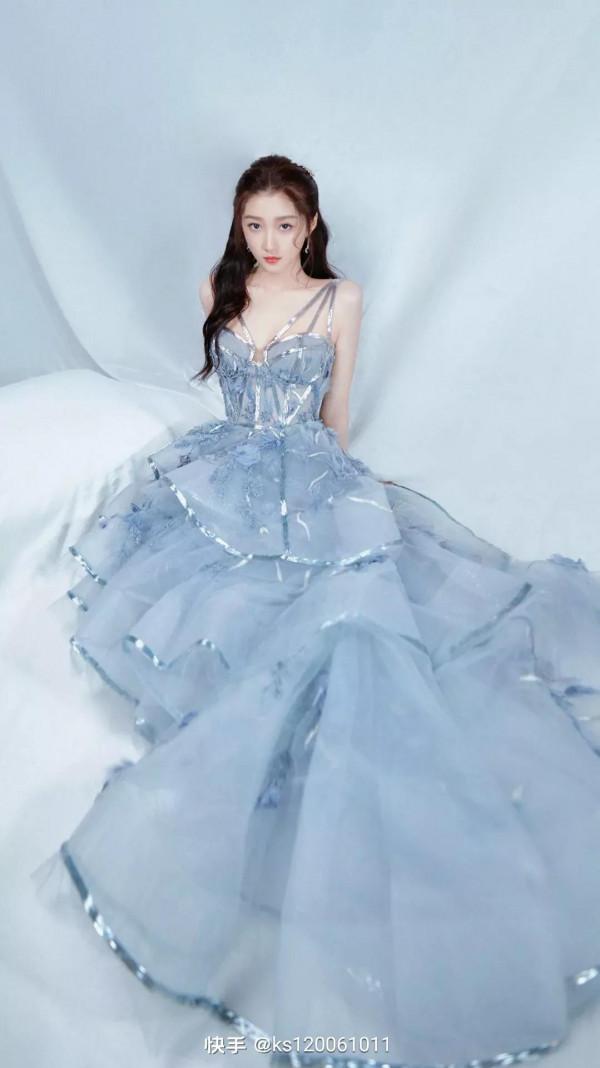 演員關曉彤美照