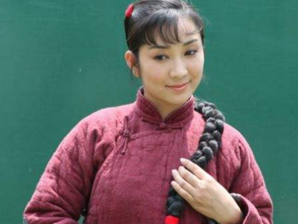 現實版“白毛女”：為愛隱居深山30年，遭人欺負後生2子皆夭折