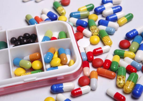 經常“放屁”是肝不好嗎？醫生提醒：放屁多，或與6個原因有關