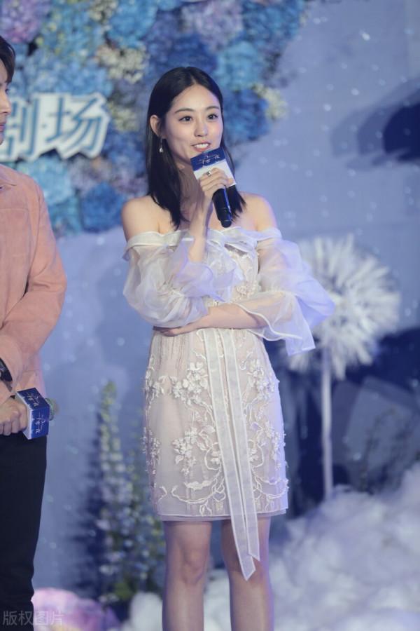 迪麗熱巴寫真集1 迪麗熱巴寫真集1