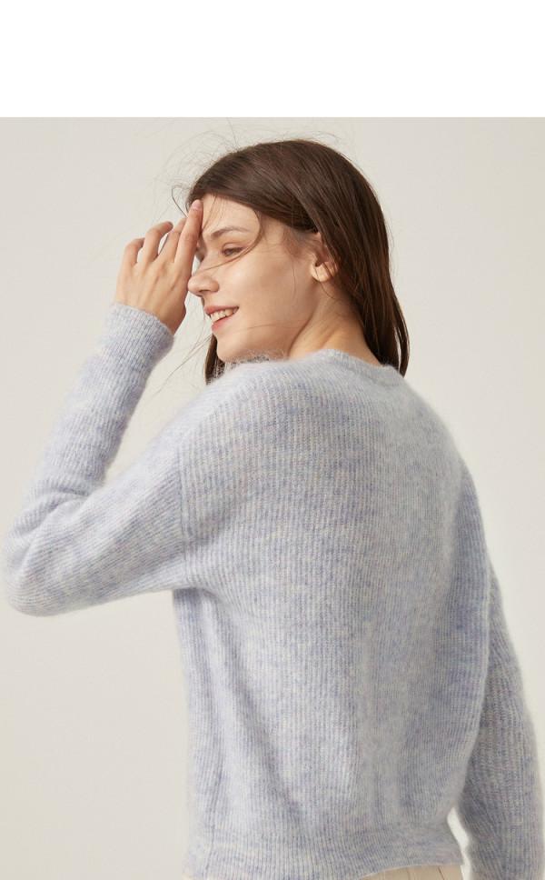 時尚打底衫是女生初秋必搭款