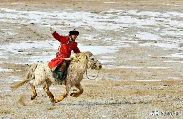 傲日其愣:從被校長羞辱的差生,逆襲到《星光大道》的年度總冠軍 傲日其愣:從被校長羞辱的差生,逆襲到《星光大道》的年度總冠軍