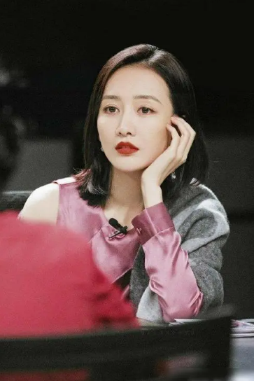 從小寄人籬下，15歲打工養家，走紅後卻全網黑，王鷗&OpenCurlyDoubleQuote;黑紅往事&rdquo;