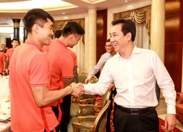 好訊息！曝恆大繼續投資廣州隊，球迷：感謝恆大，國企兜底不靠譜