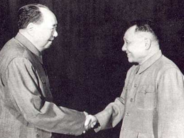 80年記者問鄧小平：天安門毛主席像是否永遠保留？鄧小平如何作答