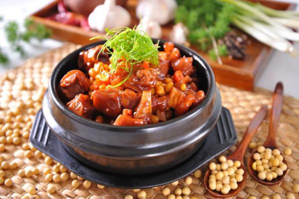 喝很多水還是口乾眼乾面板幹？應對乾燥中醫有妙招