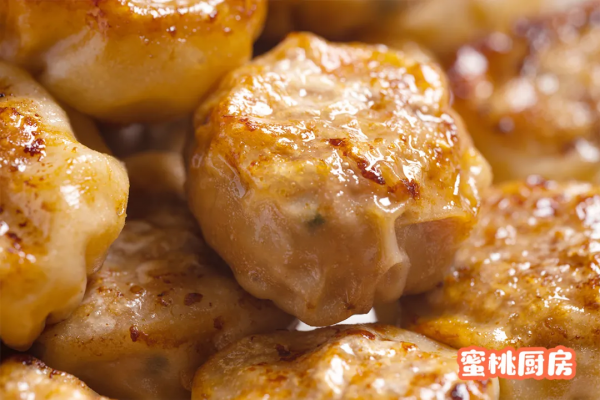 頂飽早餐第一名!一捏一煎就搞定!一口一個吃不停 頂飽早餐第一名!一捏一煎就搞定!一口一個吃不停