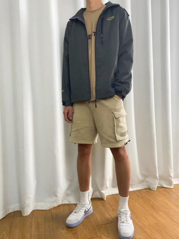 適合秋天的衝鋒衣!透氣防風又擋雨,一口氣買3件也不心疼 適合秋天的衝鋒衣!透氣防風又擋雨,一口氣買3件也不心疼