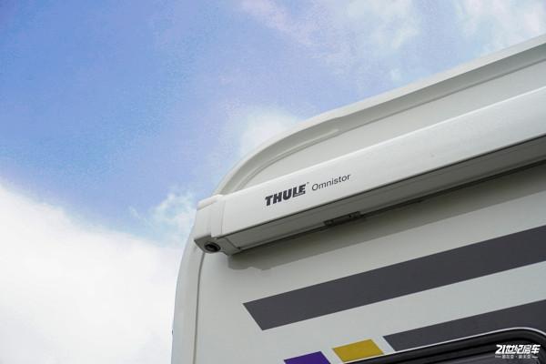 小額頭有兩張床,L型會客區滿足多人使用,新星新依途T600 小額頭有兩張床,L型會客區滿足多人使用,新星新依途T600