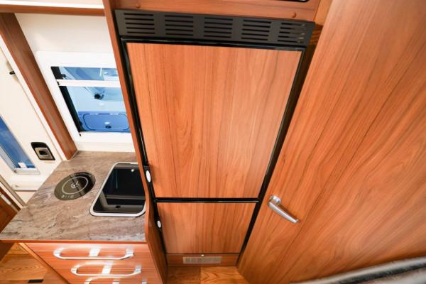 妥妥的進口車，多種佈局風格隨意發揮，朗宸T60環形沙發版房車