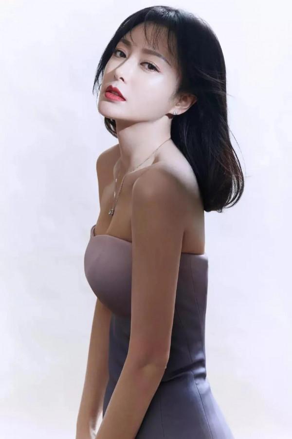 秦嵐的絕美照片，高雅端莊