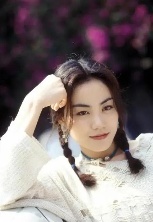 王菲VS張柏芝圖集：謝霆鋒上輩子拯救了銀河系啊