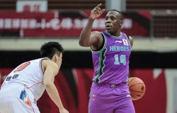 山東男籃強援突傳噩耗，球隊核心不可或缺，將忍痛征戰第二階段