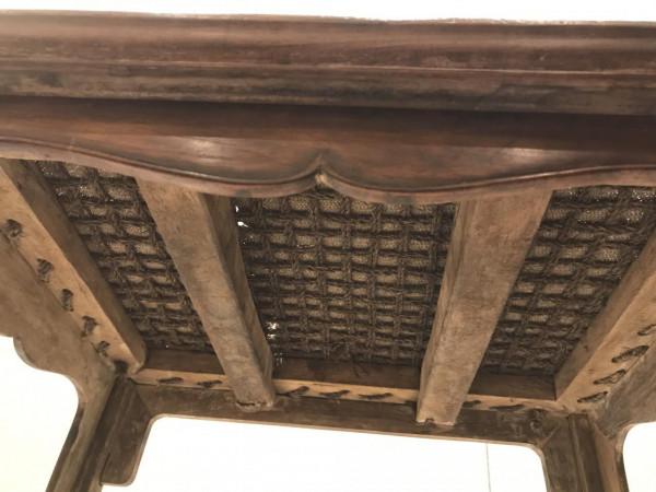 木質特徵不算典型，清黃花梨燈掛椅69萬成交