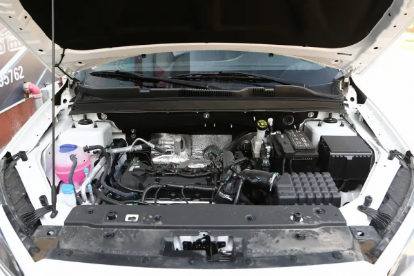 捷途X70M&colon;配1&period;5T發動機&plus;6DCT變速箱，動力平順