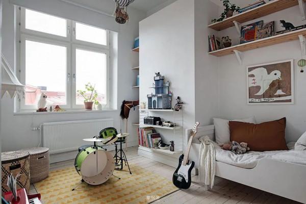 華麗的灰泥造型與時尚裝飾的瑞典公寓(112 平方米) 華麗的灰泥造型與時尚裝飾的瑞典公寓(112 平方米)