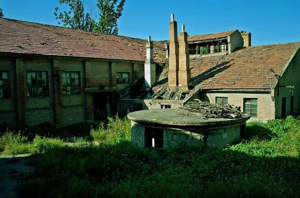 北京一處軍工廠，武器彈藥產量當時首屈一指，今非昔比很荒涼