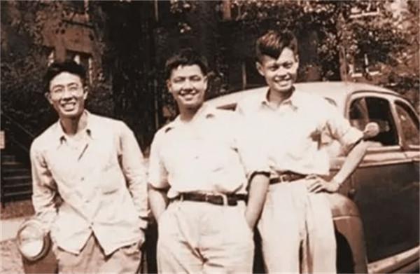 楊振寧晚年改回中國籍，只為養老？看看他對國家做的貢獻有多大吧