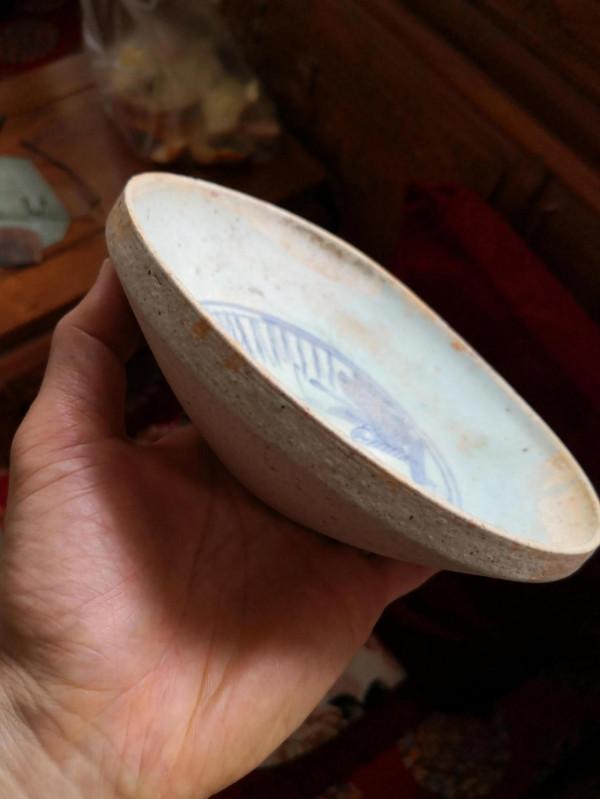 這個有些瓢的青花瓷，竟然有藏友說是國產料的民窯元青花