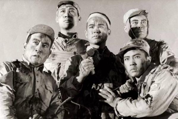 毛主席請一安徽姑娘參加開國大典,卻被拒絕,2年後專人護送來京 毛主席請一安徽姑娘參加開國大典,卻被拒絕,2年後專人護送來京