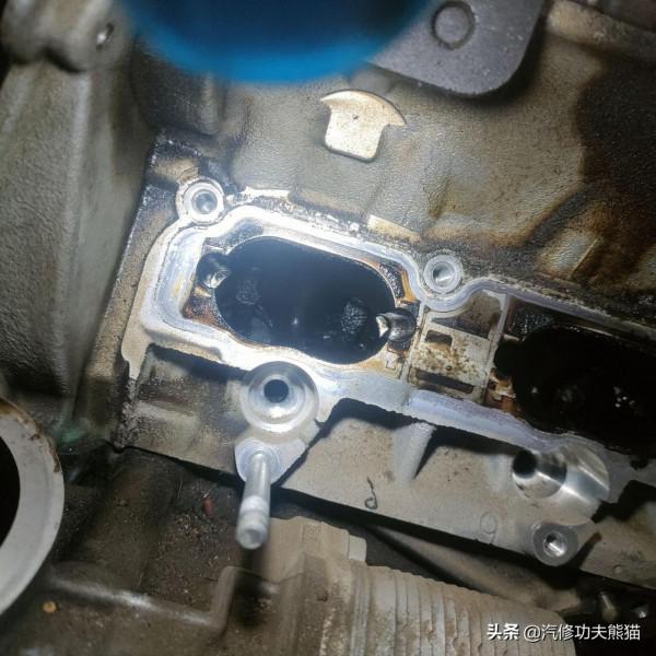 你們的奧迪燒機油是怎麼修的，我覺得這臺奧迪Q5燒機油的修法才對