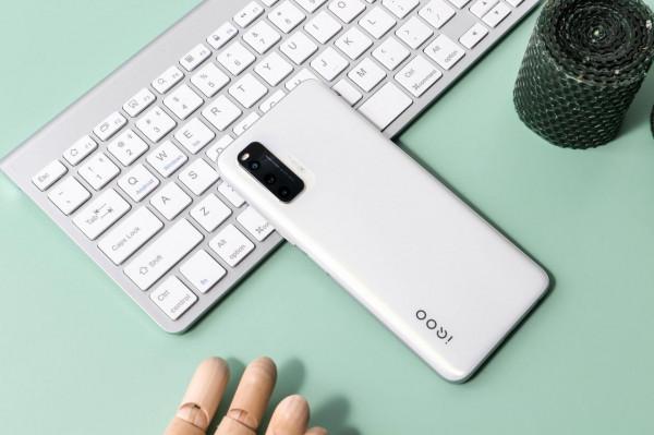 3000元內,雙11期間這4款手機最值得買!快看看你都選了哪部? 3000元內,雙11期間這4款手機最值得買!快看看你都選了哪部?