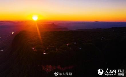 四川宜賓現竹海雲海美如仙境 四川宜賓現竹海雲海美如仙境