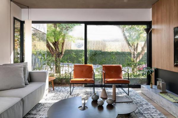 住一樓不好那是你沒看120㎡三居室,將整面落地窗引光入室 住一樓不好那是你沒看120㎡三居室,將整面落地窗引光入室