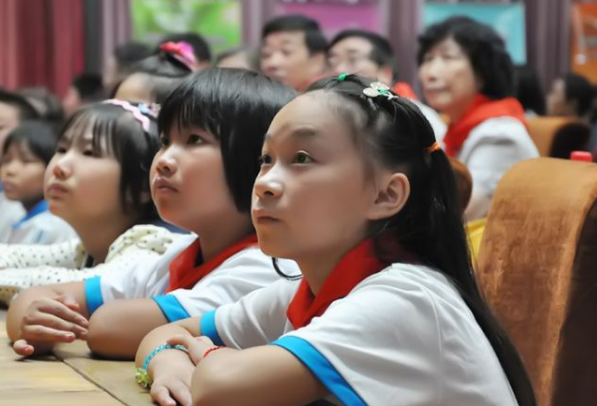 嚴禁學科補習,新補課模式成為“三有家庭”的寵兒,官方發文回應 嚴禁學科補習,新補課模式成為“三有家庭”的寵兒,官方發文回應