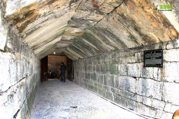 25歲小夥痴迷古代墓葬，1年探訪80多座，立志走遍中國古墓