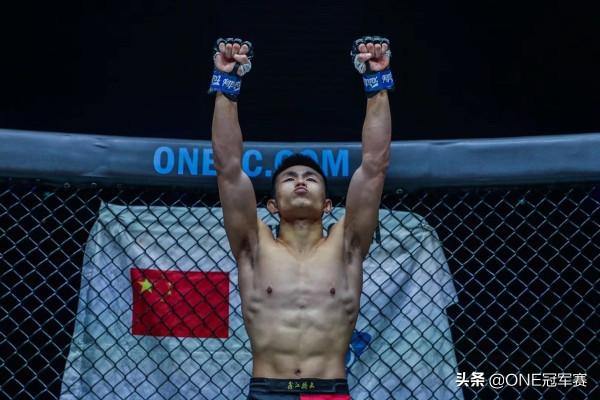 “KO男神”唐凱殺入羽量級第四：排名沒那麼重要，我要奪走金腰帶