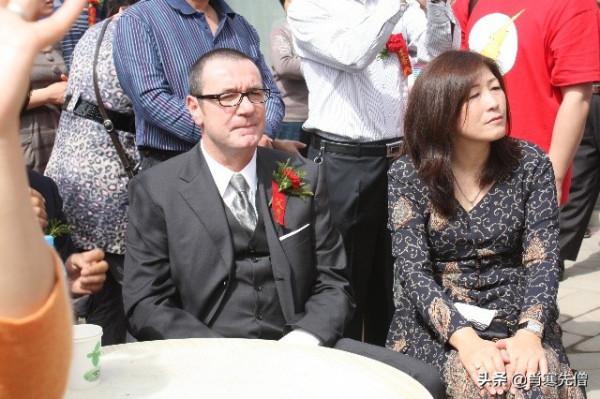 德國人威爾遜：我不會給中國妻子買房子，我們在嘗試正確的婚姻觀